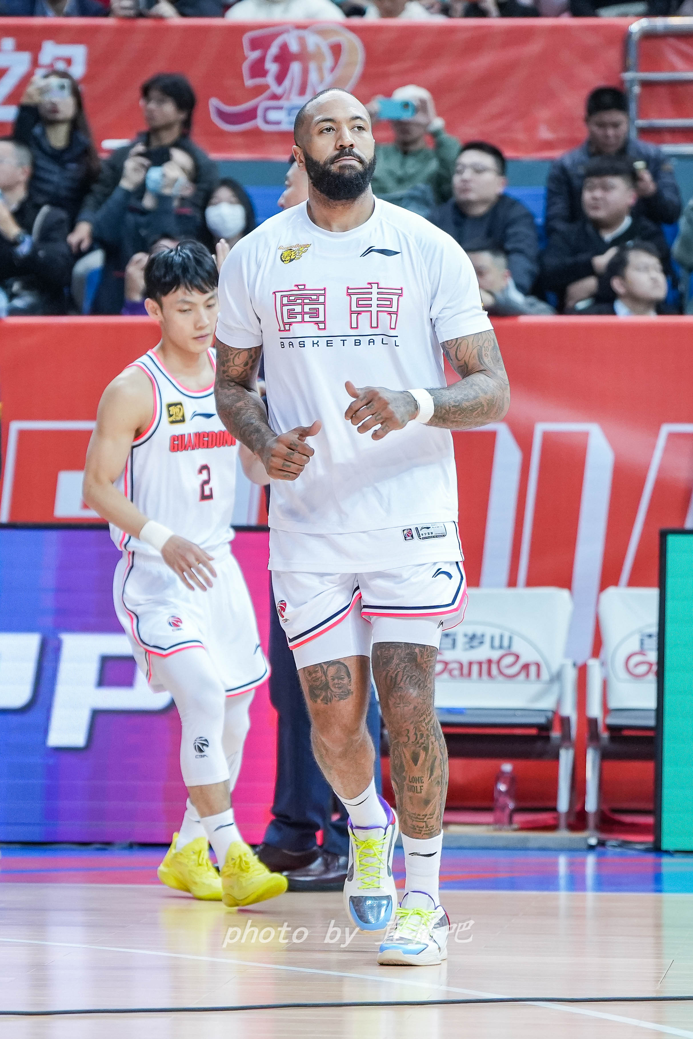  打得不錯(cuò)！36歲吉倫沃特原本的第三外援卻成廣東男籃的真大腿