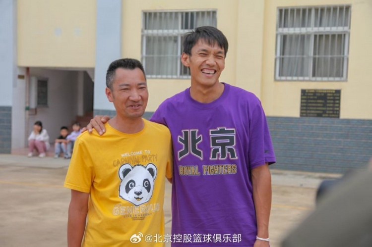  那一封信的故事還在延續(xù) 矣進宏母校的師生們來到北京了！