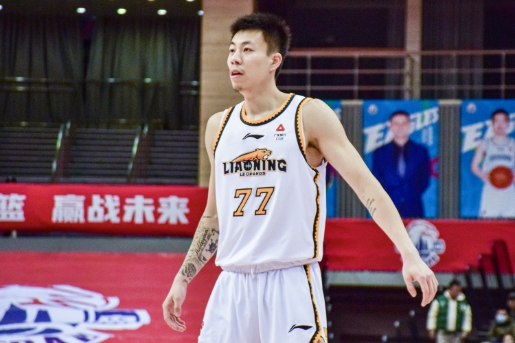  還得再調(diào)整！張鎮(zhèn)麟復(fù)出8中1拿到2分8助出現(xiàn)6失誤 正負(fù)值-34最低