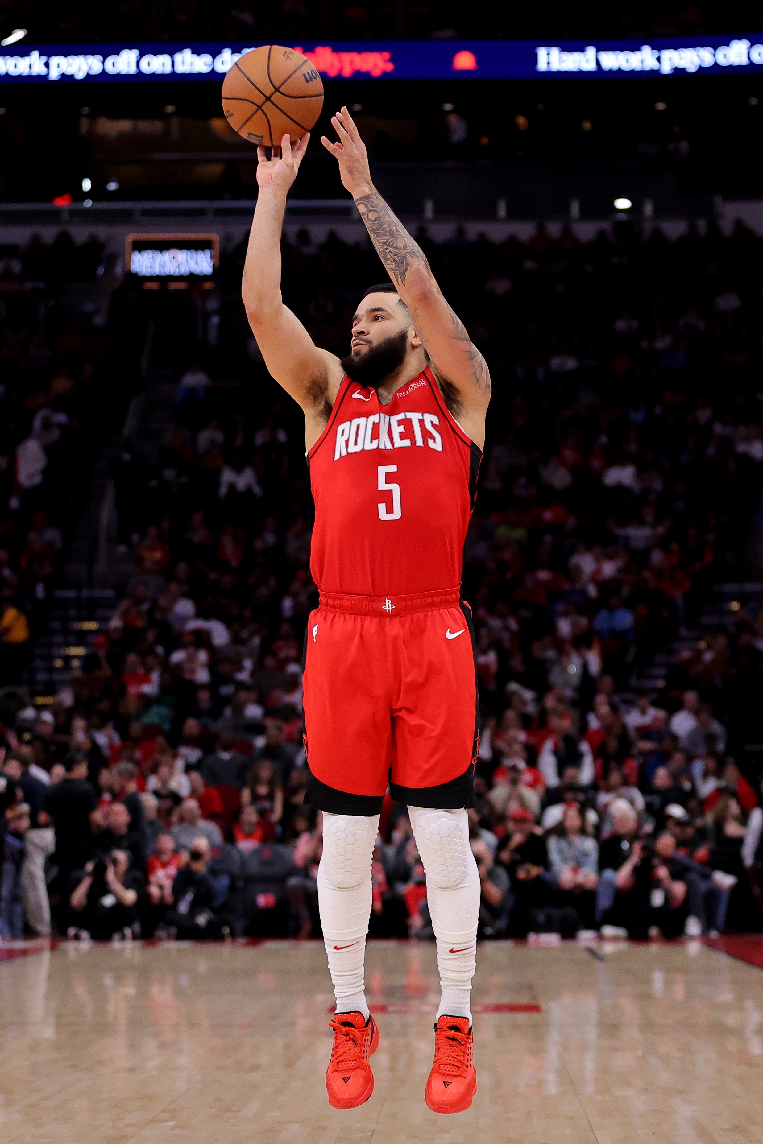  范弗里特NBA生涯命中1370記三分 落選秀第2多 僅次于馬修斯